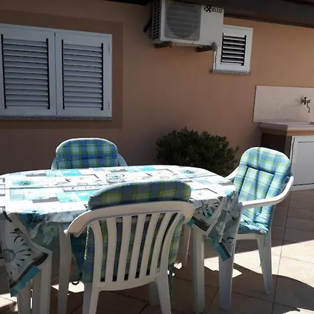 Apartments Rovis Tar-Vabriga Exterior photo